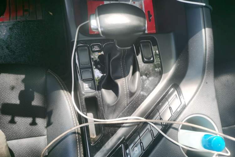 Used Kia KX7 2017 2.0T Automatic Two-Wheel Drive GLS 7-Seater Gear Lever