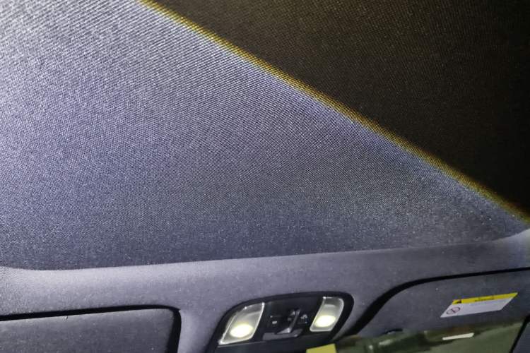 Used Kia KX7 2017 2.0T Automatic 4WD DLX 7-Seater Headliner