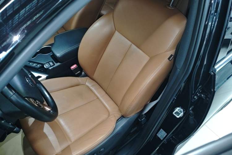 Used Kia KX7 2017 2.0T Automatic All-Wheel Drive LUX 7-Seater Left Front Seat