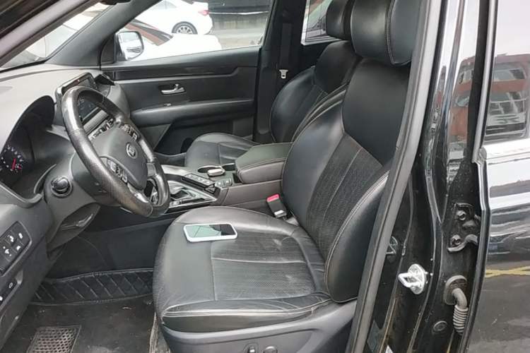 Used Kia KX7 2017 2.0T Automatic All-Wheel Drive LUX 7-Seater Left Front Seat