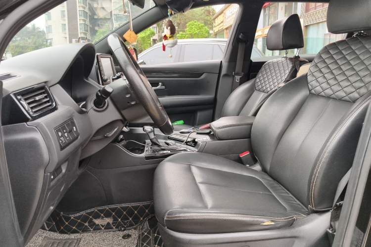 Used Kia KX7 2017 2.0T Automatic Two-Wheel Drive GLS 7-Seater Left Front Seat
