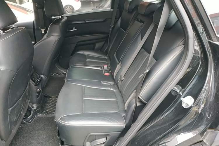 Used Kia KX7 2017 2.0T Automatic All-Wheel Drive LUX 7-Seater Left Rear Seat