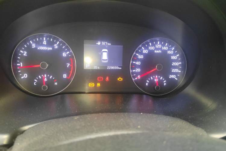 Used Kia KX7 2017 2.0L Automatic 2WD SMART 5-seater Odometer Close Up