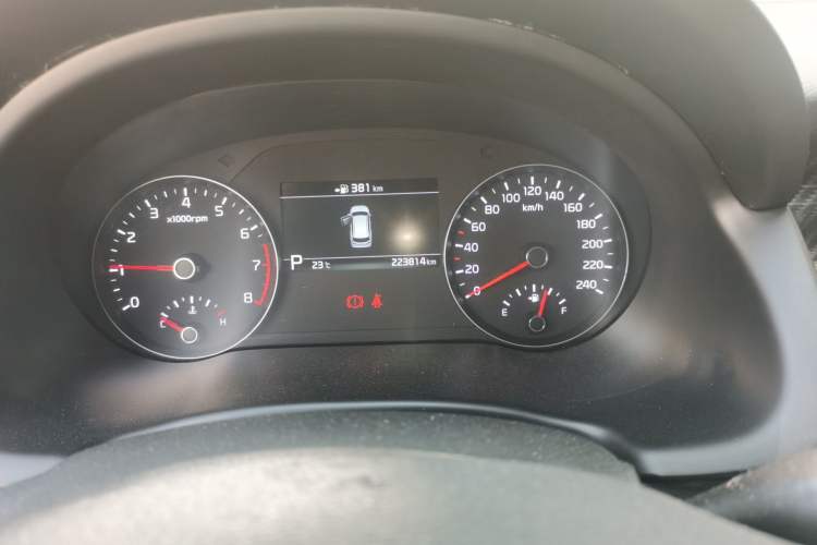 Used Kia KX7 2017 2.0T Automatic Two-Wheel Drive GLS 7-Seater Odometer Close Up