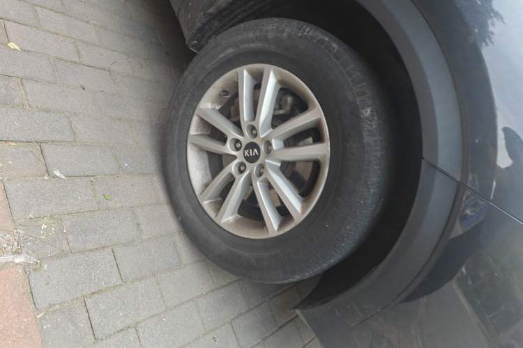 Used Kia KX7 2017 2.0L Automatic 2WD GLS 5-Seater Right Front Wheel Hub