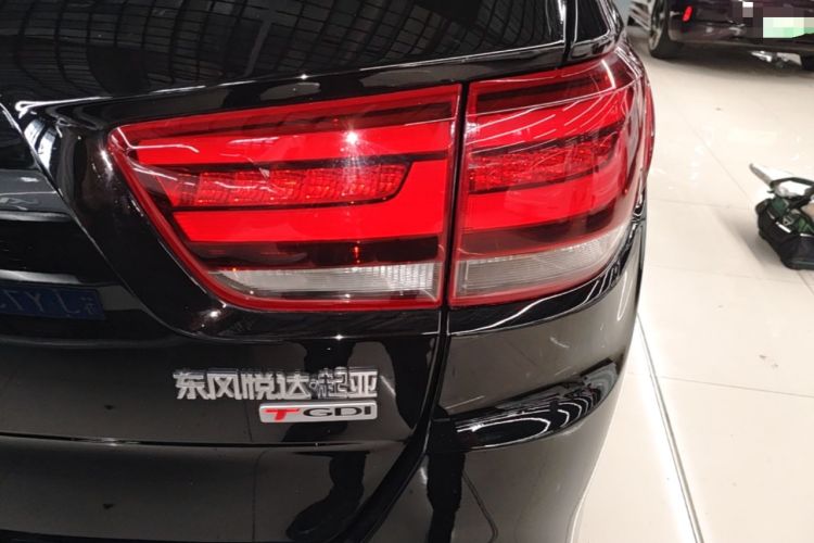 Used Kia KX7 2017 2.0T Automatic All-Wheel Drive LUX 7-Seater Right Rear Taillight