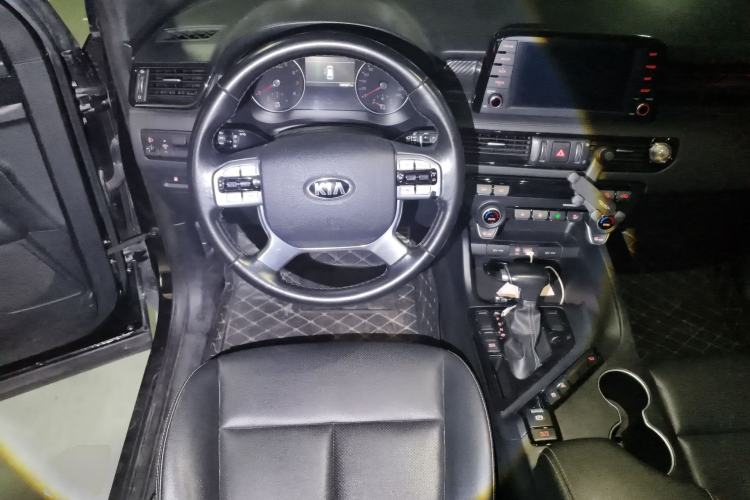 Used Kia KX7 2017 2.0T Automatic 4WD DLX 7-Seater Steering Wheel