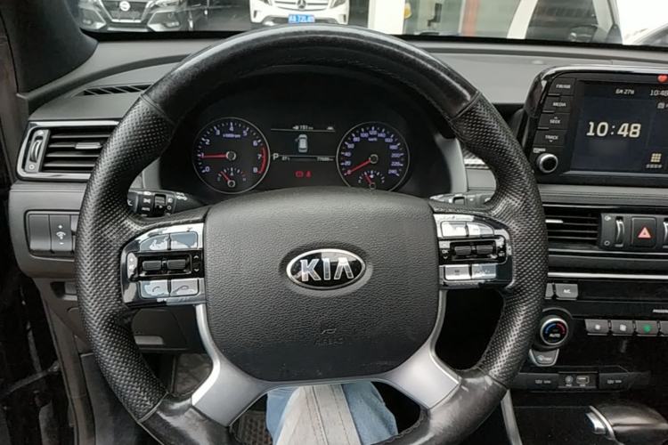 Used Kia KX7 2017 2.0T Automatic All-Wheel Drive LUX 7-Seater Steering Wheel