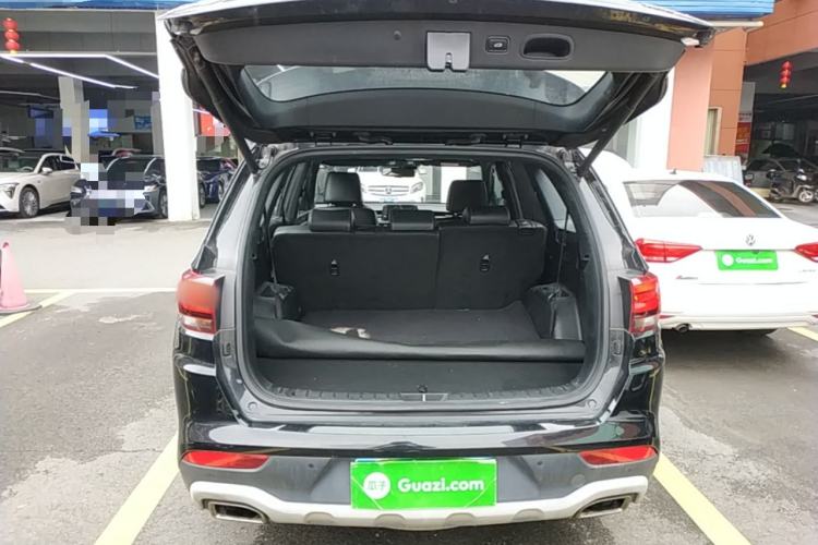 Used Kia KX7 2017 2.0T Automatic All-Wheel Drive LUX 7-Seater Trunk
