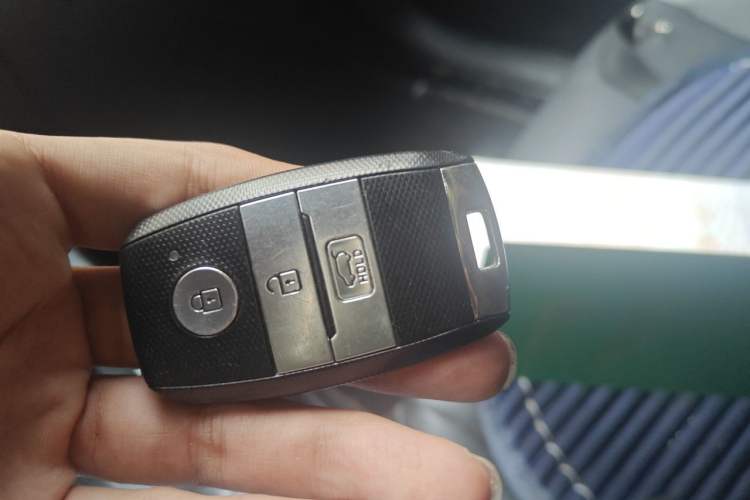 Used Kia KX7 2017 2.0L Automatic 2WD GLS 5-Seater Vehicle Key