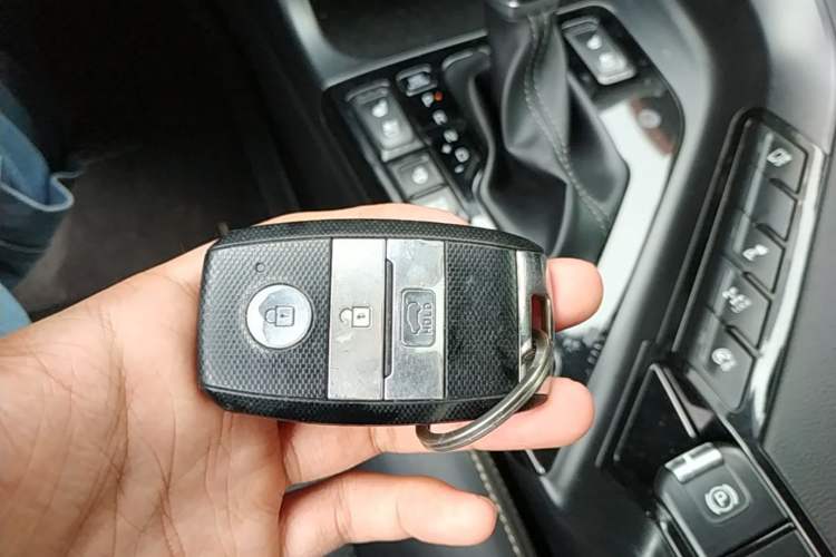 Used Kia KX7 2017 2.0T Automatic All-Wheel Drive LUX 7-Seater Vehicle Key