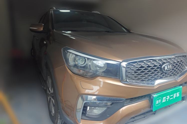 Used Kia KX7 2017 2.0T Automatic All-Wheel Drive LUX 7-Seater Front Right 45 Deg