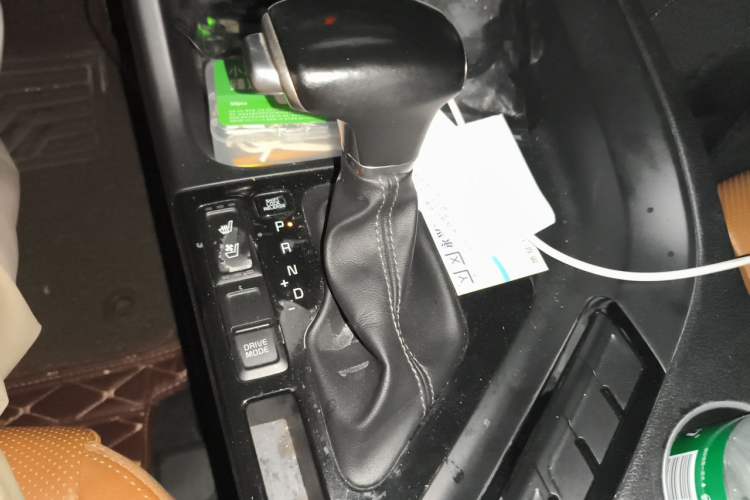 Used Kia KX7 2017 2.0T Automatic Two-Wheel Drive GLS 7-Seater Gear Lever