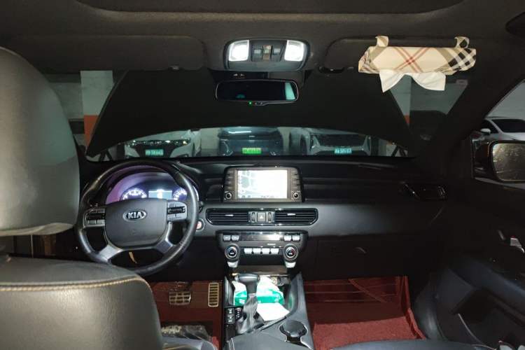 Used Kia KX7 2017 2.0T Automatic All-Wheel Drive LUX 7-Seater Headliner