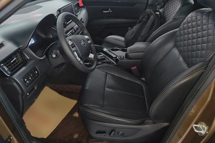 Used Kia KX7 2017 2.0T Automatic Two-Wheel Drive GLS 7-Seater Left Front Seat
