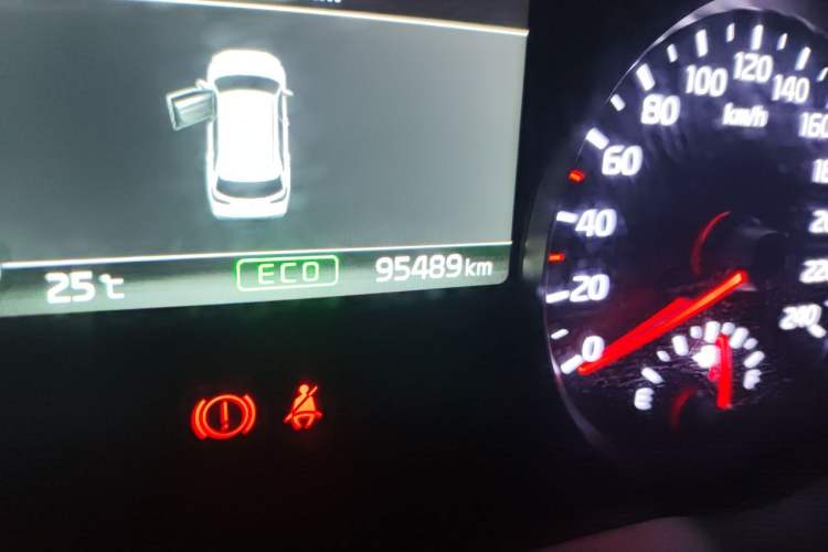 Used Kia KX7 2017 2.0T Automatic All-Wheel Drive LUX 7-Seater Odometer Close Up