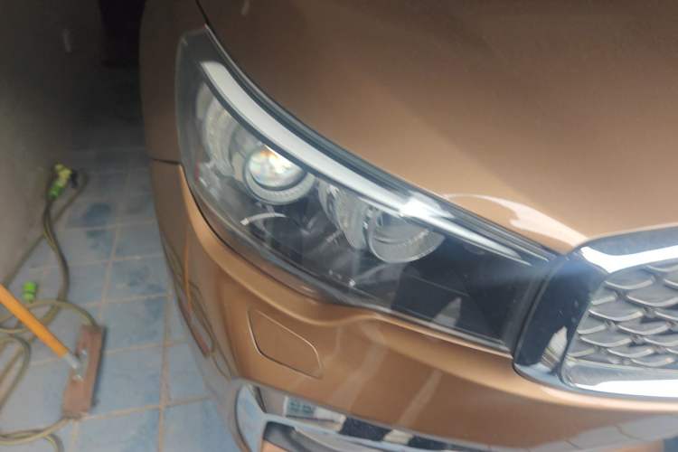 Used Kia KX7 2017 2.0T Automatic All-Wheel Drive LUX 7-Seater Right Front Headlight