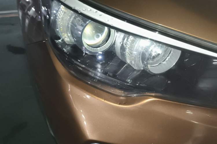 Used Kia KX7 2017 2.0T Automatic Two-Wheel Drive GLS 7-Seater Right Front Headlight