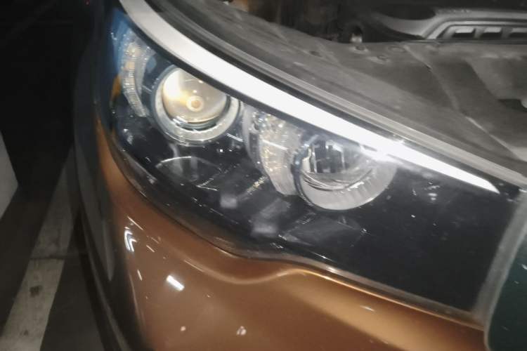 Used Kia KX7 2017 2.0T Automatic 4WD DLX 7-Seater Right Front Headlight
