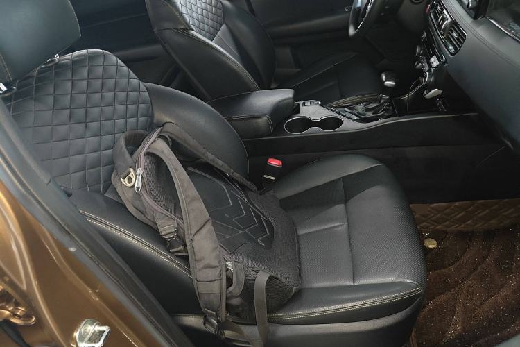 Used Kia KX7 2017 2.0T Automatic Two-Wheel Drive GLS 7-Seater Right Front Seat