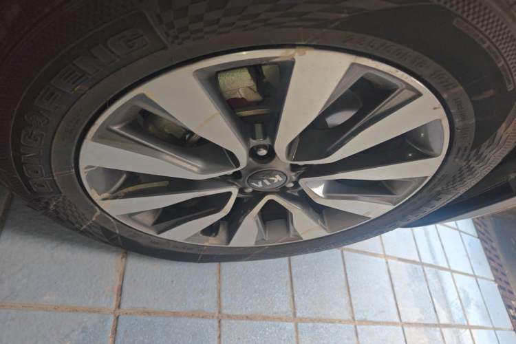 Used Kia KX7 2017 2.0T Automatic All-Wheel Drive LUX 7-Seater Right Front Wheel Hub