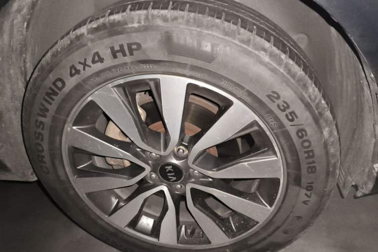 Used Kia KX7 2017 2.0T Automatic 4WD DLX 7-Seater Right Front Wheel Hub
