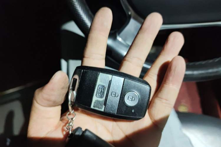 Used Kia KX7 2017 2.0T Automatic All-Wheel Drive LUX 7-Seater Vehicle Key