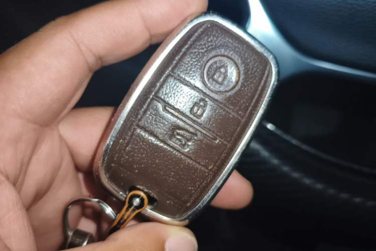 Used Kia KX7 2017 2.0T Automatic 4WD DLX 7-Seater Vehicle Key
