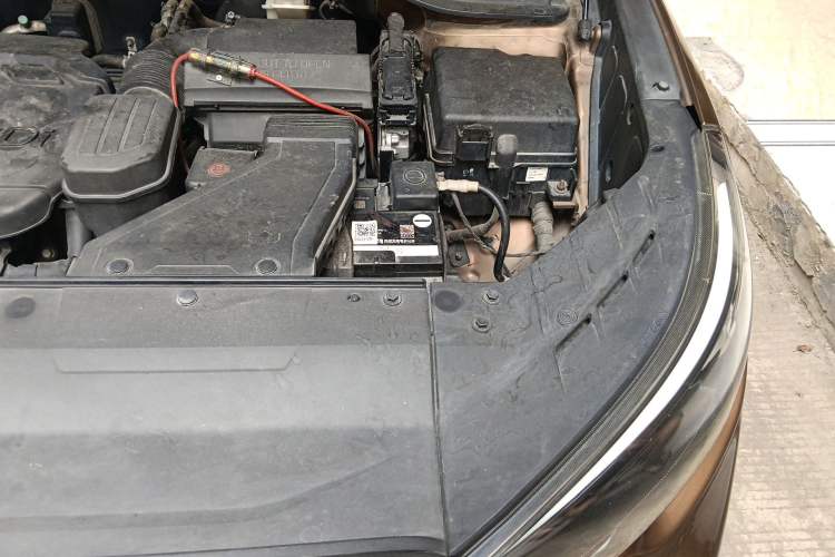 Used Kia KX7 2017 2.0L Automatic 2WD GLS 5-Seater Engine Bay Left