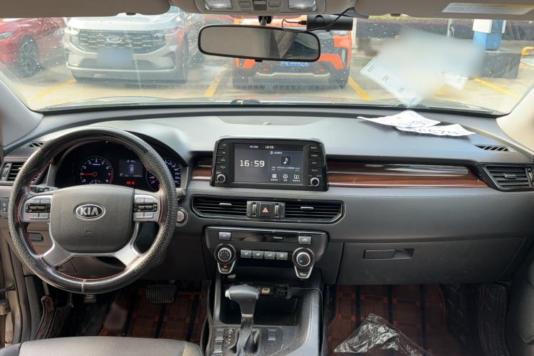 Used Kia KX7 2017 2.0L Automatic 2WD GLS 5-Seater Center Console