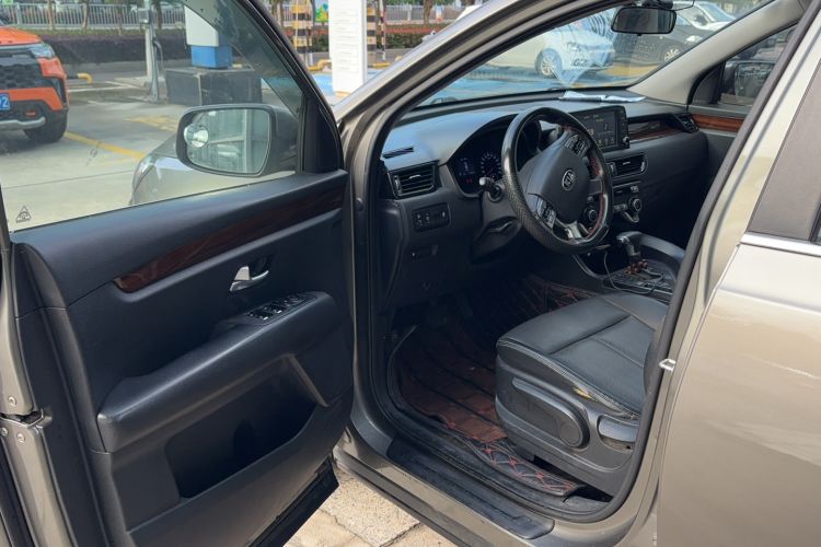 Used Kia KX7 2017 2.0L Automatic 2WD GLS 5-Seater Driver Seat