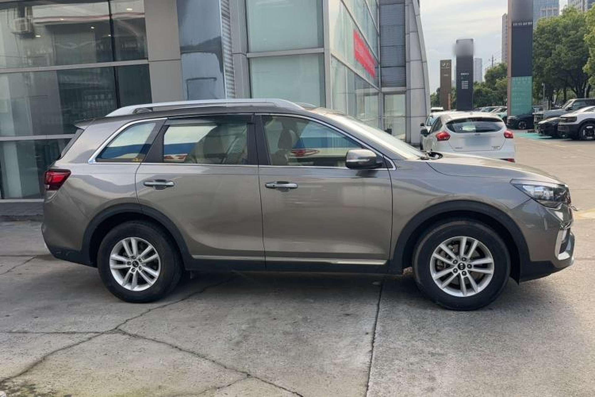 Used Kia KX7 2017 2.0L Automatic 2WD GLS 5-Seater Exterior 4