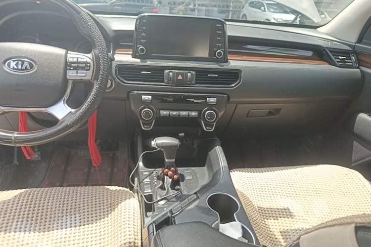 Used Kia KX7 2017 2.0L Automatic 2WD GLS 5-Seater Gear Lever