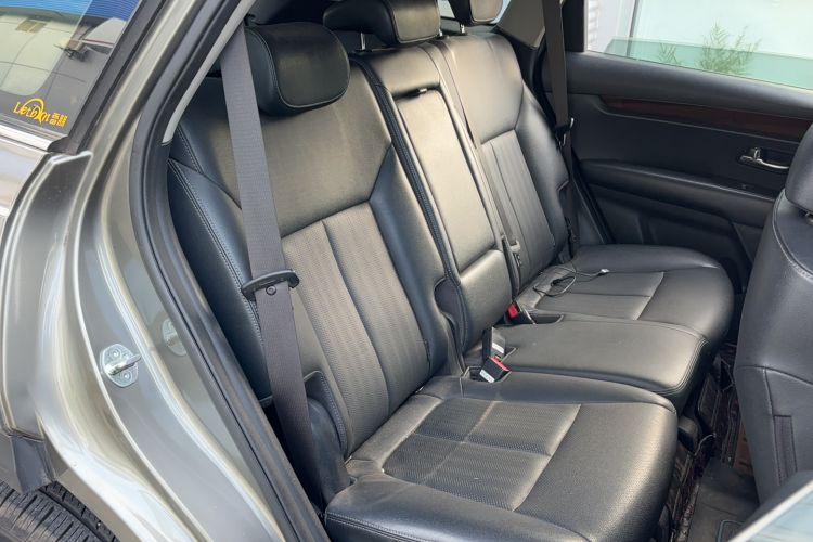 Used Kia KX7 2017 2.0L Automatic 2WD GLS 5-Seater Interior 4
