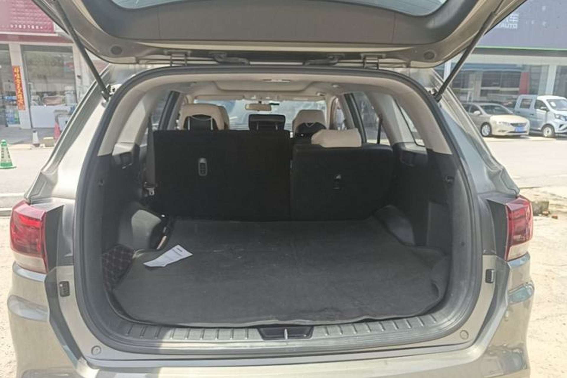 Used Kia KX7 2017 2.0L Automatic 2WD GLS 5-Seater Trunk