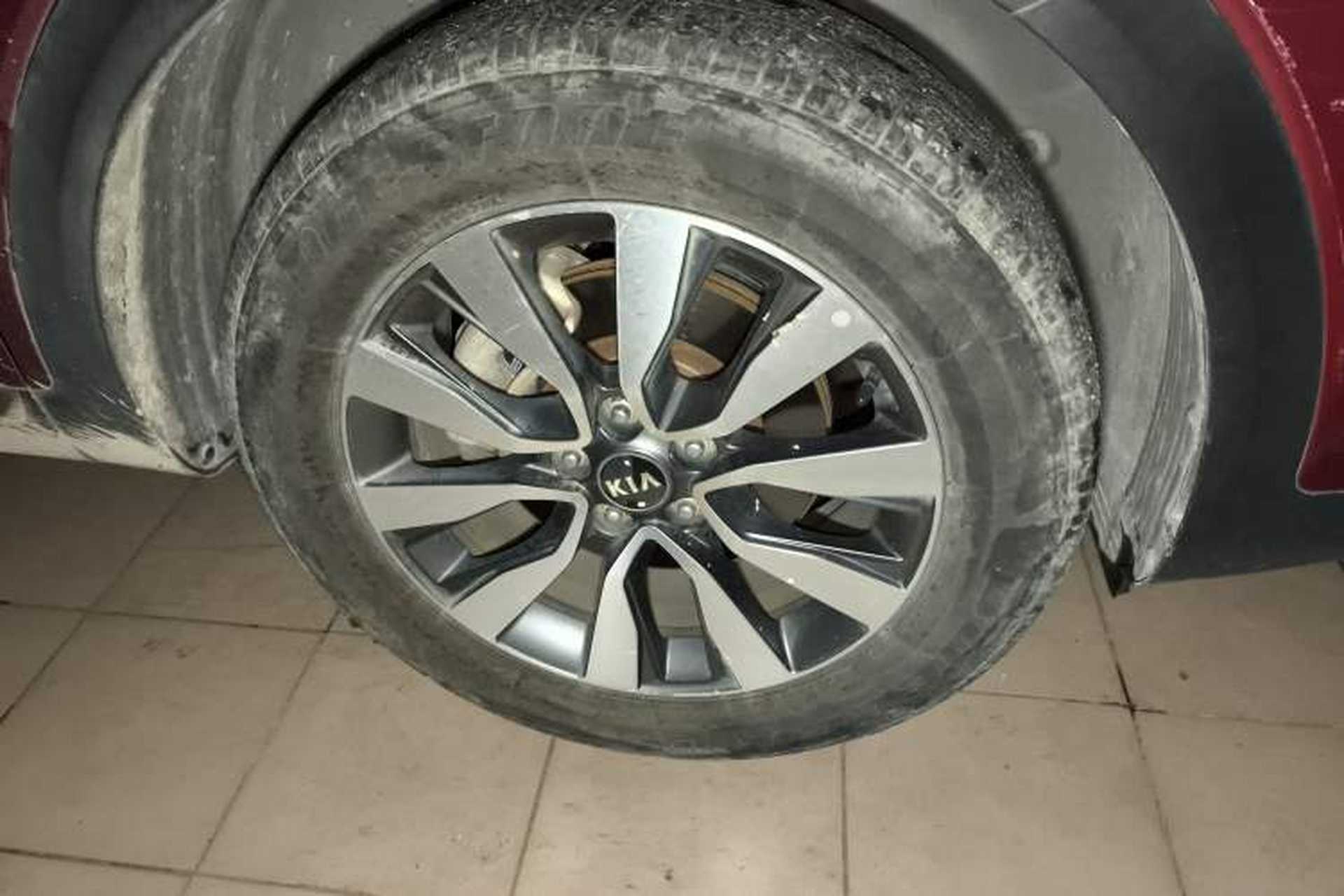 Used Kia KX7 2017 2.4L Automatic 2WD GLS 5-Seater Right Front Wheel Hub