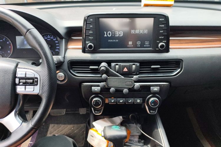 Used Kia KX7 2017 2.0L Automatic 2WD GLS 5-Seater Audio And AC Panel