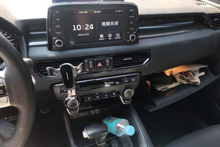 Used Kia KX7 2017 2.0T Automatic Two-Wheel Drive GLS 7-Seater Audio And AC Panel