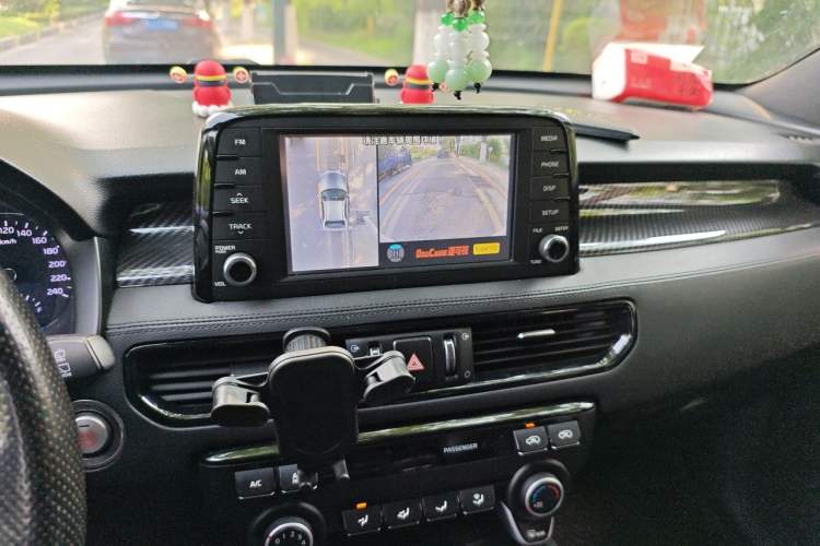 Used Kia KX7 2017 2.0T Automatic Two-Wheel Drive GLS 7-Seater Audio And AC Panel