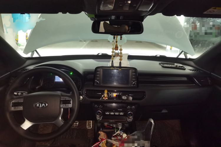 Used Kia KX7 2017 2.0T Automatic All-Wheel Drive LUX 7-Seater Center Console