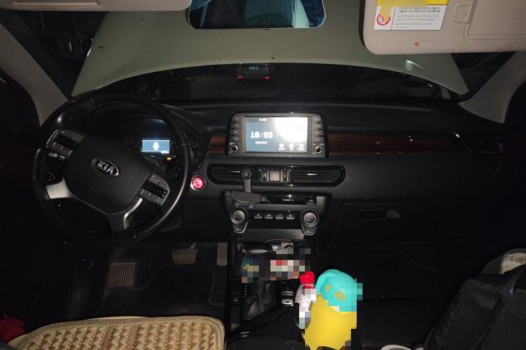 Used Kia KX7 2017 2.4L Automatic 2WD GLS 5-Seater Center Console