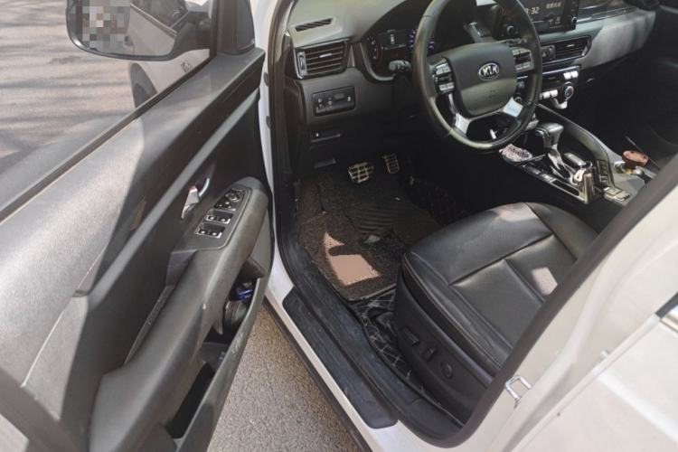 Used Kia KX7 2017 2.0T Automatic 4WD DLX 7-Seater Driver Seat