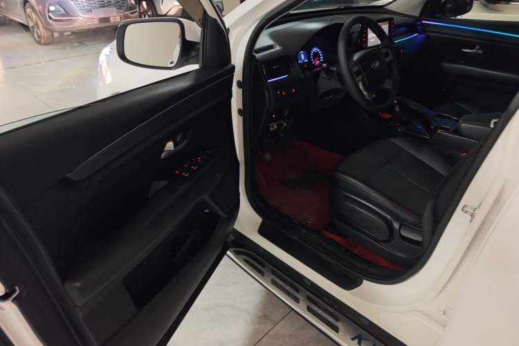 Used Kia KX7 2017 2.0L Automatic 2WD GL 5 Seats Driver Seat