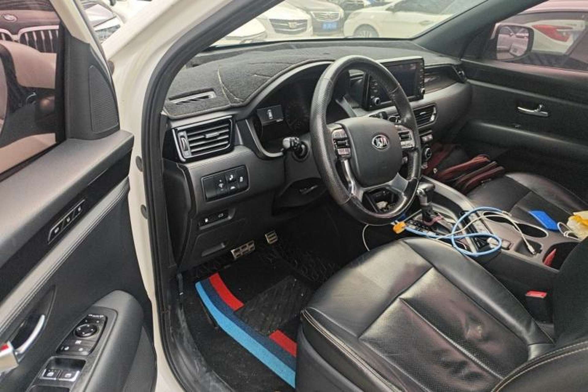 Used Kia KX7 2017 2.0T Automatic All-Wheel Drive LUX 7-Seater Driver Seat
