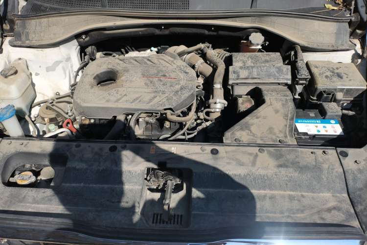 Used Kia KX7 2017 2.0T Automatic Two-Wheel Drive GLS 7-Seater Engine Bay