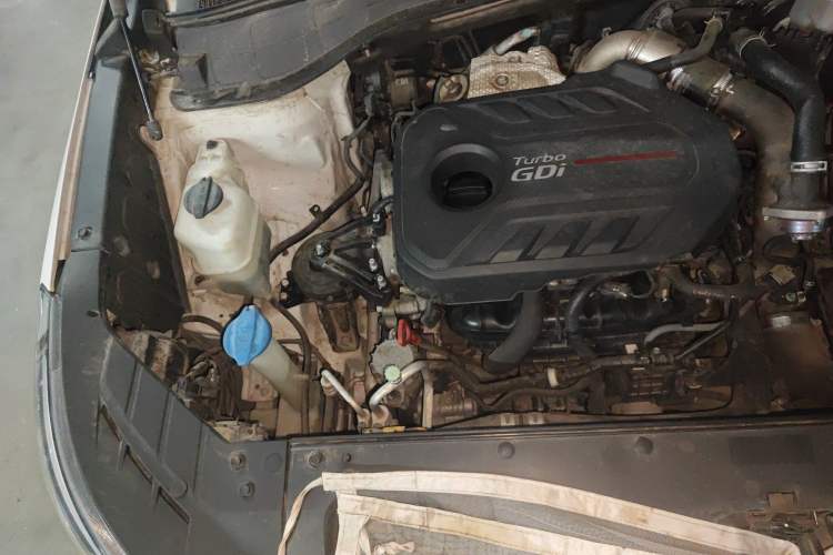 Used Kia KX7 2017 2.0T Automatic 4WD DLX 7-Seater Engine Bay Right