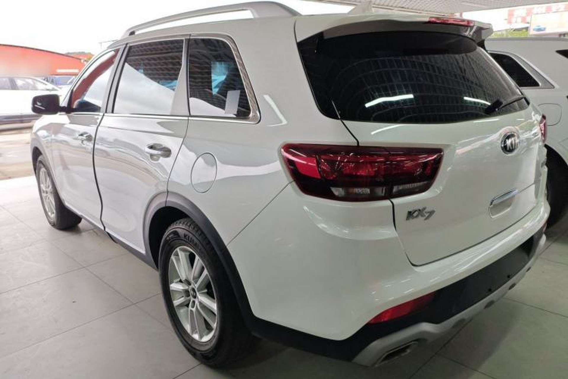 Used Kia KX7 2017 2.0L Automatic 2WD GLS 5-Seater Exterior 2