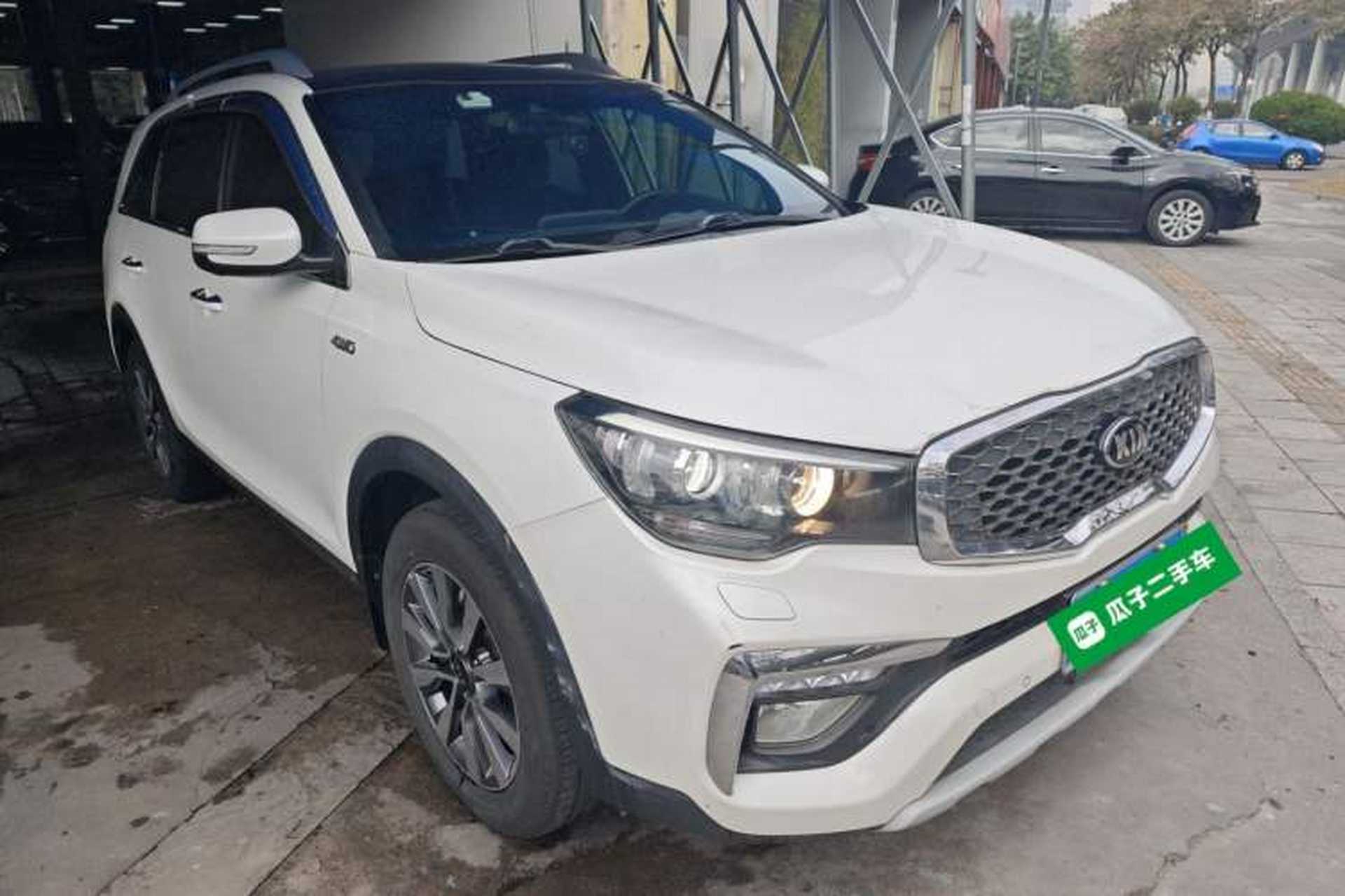 Used Kia KX7 2017 2.0T Automatic All-Wheel Drive LUX 7-Seater Front Right 45 Deg