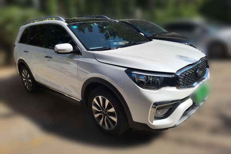 Used Kia KX7 2017 2.0T Automatic Two-Wheel Drive GLS 7-Seater Front Right 45 Deg