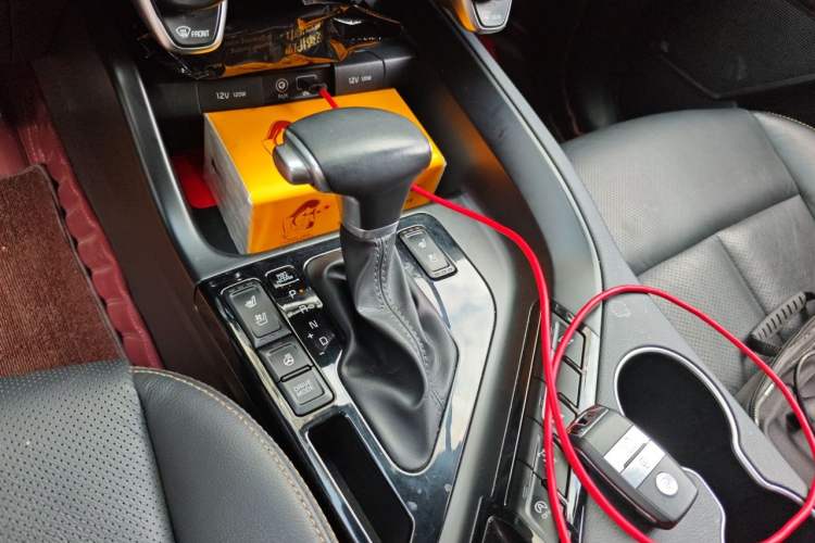 Used Kia KX7 2017 2.0T Automatic All-Wheel Drive LUX 7-Seater Gear Lever